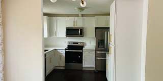 3 bedrooms /2 bath Condo Available Now Gallery 6