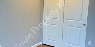 A beautiful 3 bedrooms and 2.5 bathrooms townhouse located in Milwaukie city. Gallery 15