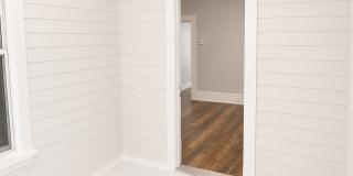 Lower 2 Bedroom Duplex Great Location! Gallery 5