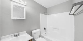 2 Bedroom Condo in the Virginia Road Condominiums in Crystal Lake! Gallery 11