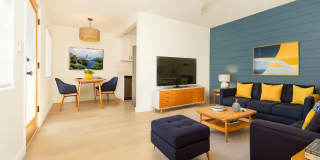 Stylishly Remodeled 1-Bed/1-Bath Gem in Crown Point / Pacific Beach. Only $1500 DEPOSIT! Gallery 1
