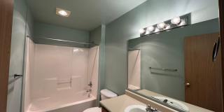 3 Bedroom, 2 Bath in York Neighborhood! Gallery 8