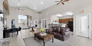 Spring River Luxury Apartment Homes Gallery 28