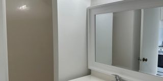 Renovated, 1 Bedroom / 1 Bath convenient location! Available NOW (Rent includes Electricity) Gallery 7