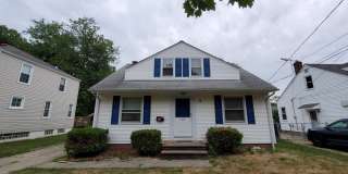 Charming 4-Bedroom Property in Prime Location Gallery 4