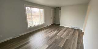 3 Bed 1 Bath Duplex in Desirable Location Gallery 4