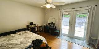 AWESOME 2/2 w/ Washer/Dryer, Vaulted Ceilings, Split Plan, Fenced in Yard, & More! Walk/Bike to FSU/TCC! $1250/month Avail August 1st! Gallery 13