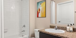 Avenue 25 Gallery 11
