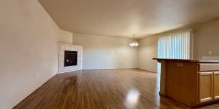SCHEDULE A TOUR TO VIEW THIS SPACIOUS TOWNHOME IN REDMOND!! Gallery 1
