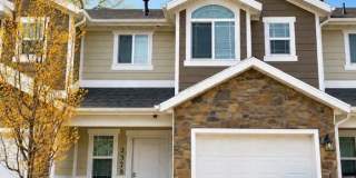 $1,795 OFF Your First Month! Spacious 3 Bed 2.5 Bath West Haven Townhome Gallery 1