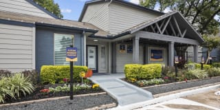 The Huxley at Medical Center Gallery 6