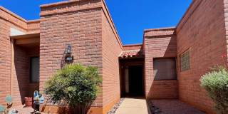 Beautiful and cozy 1BR Townhome in Green Valley Gallery 1
