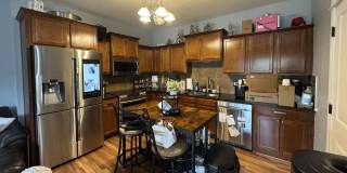 Large 3-Bedroom, 3.5-Bathroom Townhome Gallery 3