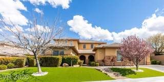 Elegant Anthem Country Club Residence with Spa, Balcony & 3-Car Garage Gallery 4