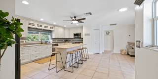 Pool Home for rent Gallery 33