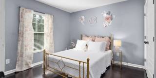 305 Bedfordshire Place Gallery 6