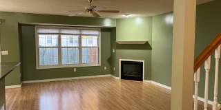 Very sharp 3 BR, 2.5 bathroom,  updated appliances, hardwood flooring Gallery 4