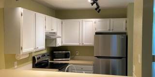 Condo in Pendleton Square Gallery 11