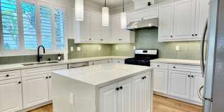 Beautifully Remodel Townhouse with AC & Two Car Garage! Beautifully Remodel Townhouse with AC & Two Car Garage! Gallery 15