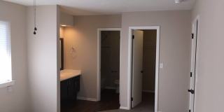 109 Peace St Gallery 6