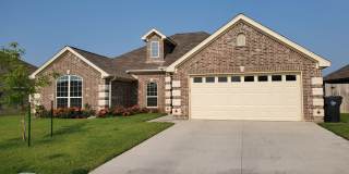 Spacious 4 Bedroom Move-In-Ready Gallery 1