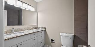 Charming NEWLY REMODELED 4BR Duplex in Aurora Gallery 19