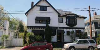 CHARMING 3 BEDROOM TUDOR REVIVAL APARTMENT W/ PUGET SOUND VIEWS CHARMING 3 BEDROOM TUDOR REVIVAL APARTMENT W/ PUGET SOUND VIEWS Gallery 1