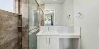 Stylish 2BR Townhome with Rooftop Deck & A/C Near Light Rail Gallery 5