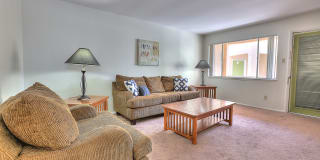 Graceland Plaza Apartments Gallery 10