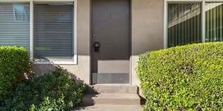 15540 Moorpark St Gallery 14