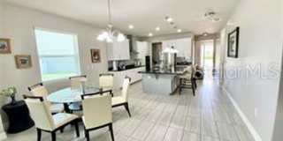 Stunning 4 bedrooms 3 bathroom home in sought after gated community! Gallery 6