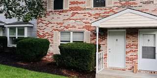 4 Bedroom, 2 Bath Townhouse Gallery 1