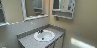 1 bedroom, 1 bathroom end unit condo beachside Gallery 18