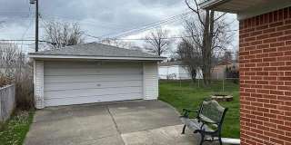 18547 Hillcrest Street Gallery 38