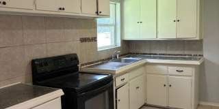 Nice size 2 bedroom for rent Gallery 5