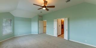 Spacious and stunning 4 bed 3.5 bath in Austin!!! Gallery 36