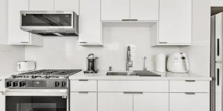 7076 Park Manor Gallery 14