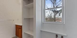 Bright 3 Bedroom, 1.5 Bath Home with Private Yard! Gallery 12