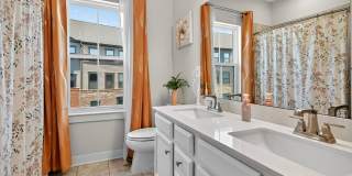 Luxurious 3 Bed 2.5 Bath Townhome In Beautiful Foster's Glen Gallery 25