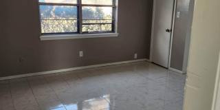 Charming 5 Bedroom!! Gallery 12