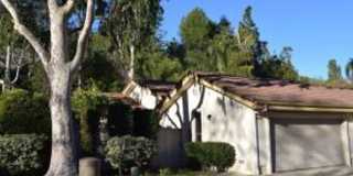 This is a lovely 2 bedroom, 1 1/2 bathroom in the highly desirable, lovely Oak Park Gallery 1