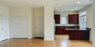 2927 North Southport Ave. Gallery 12