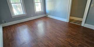 Upper 2 bedroom unit GAS INCLUDED Gallery 1