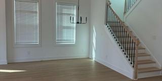 Room in 3 Bedroom Home at Plaza Ave SW Gallery 9