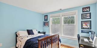 Spacious Kent Home | 6 Bed | 4 Bath | 4,000 Sf | Front Porch + Backyard | Detached 4-Car Garage Gallery 34