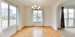 Bright Corner Home with Family Room, Yard & Laundry in Prime Sunset Location! Gallery 4