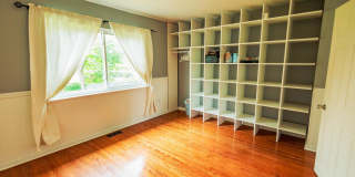 300 MACCLELLAND Avenue Gallery 14