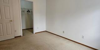 Beautiful CK School District Home Backing to Greenbelt – Pets Negotiable! Gallery 12