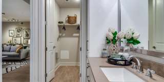 The Montrose at Buffalo Bayou Gallery 22