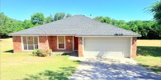 Brick 3/2 home with office in West Lampasas Gallery 1